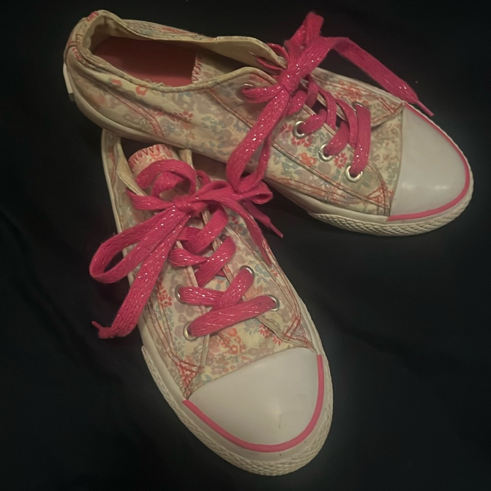 Girls floral air walk sneakers sz 3
